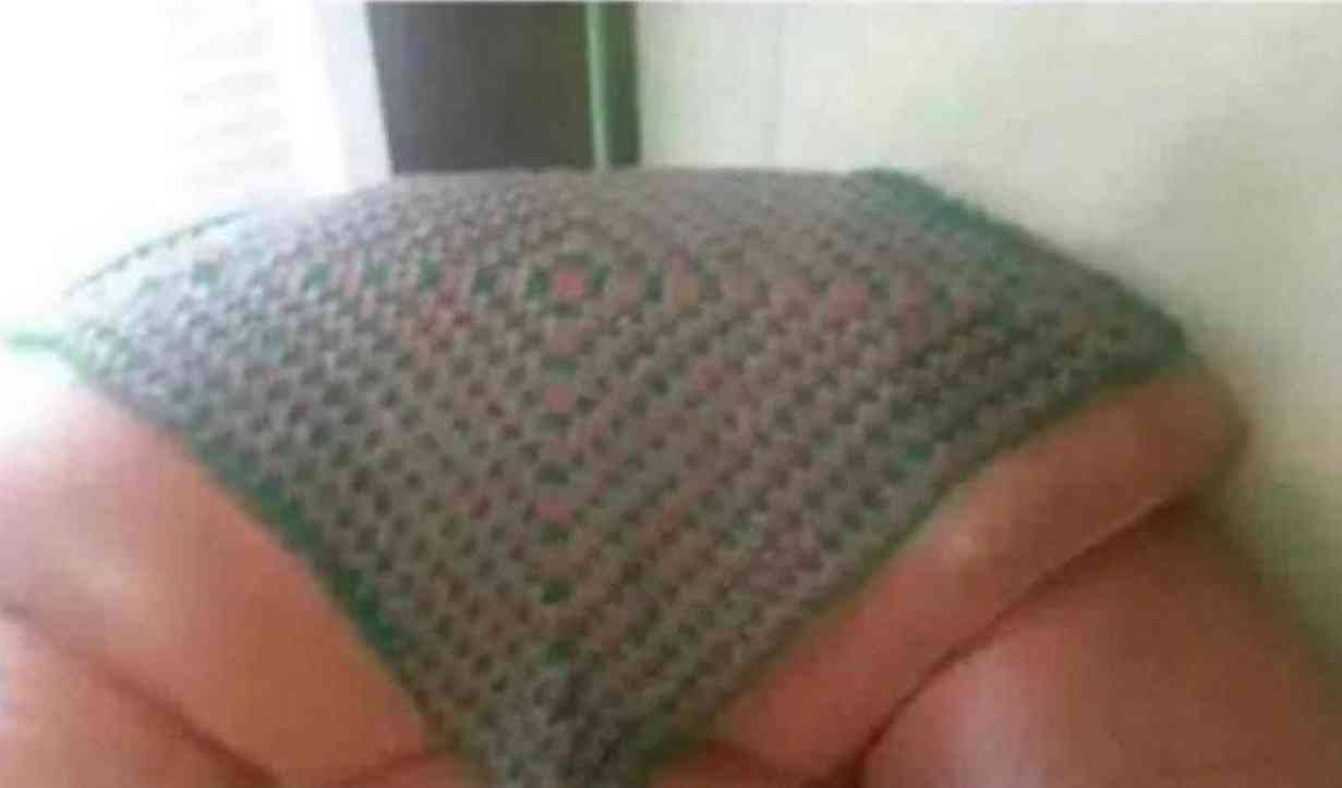 Grannies are very skilled at decorating sofas | MirrorLog